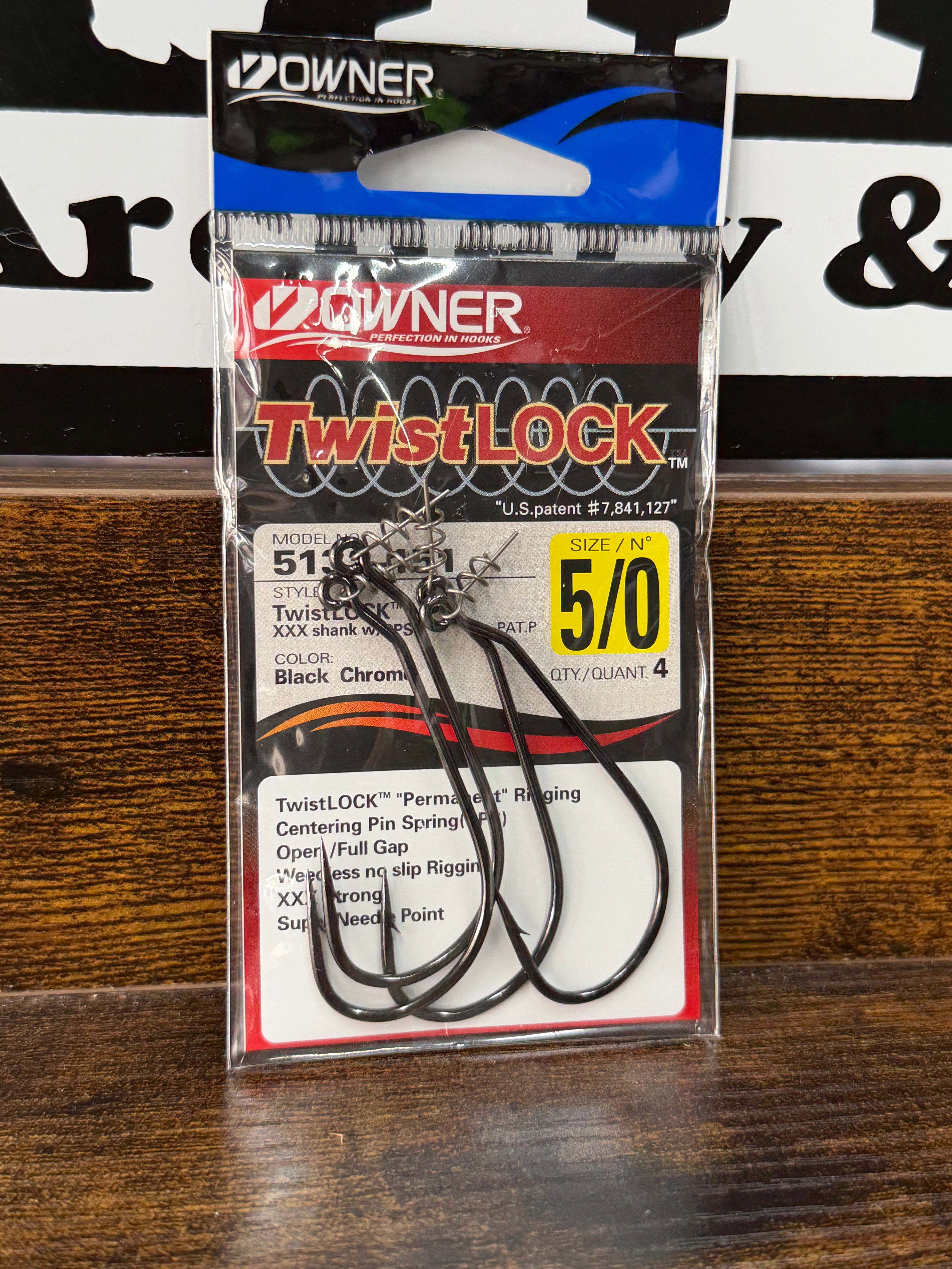 TWISTLOCK WORM HOOK